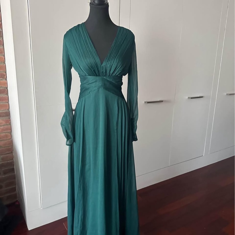 Elegant Green Evening Gown